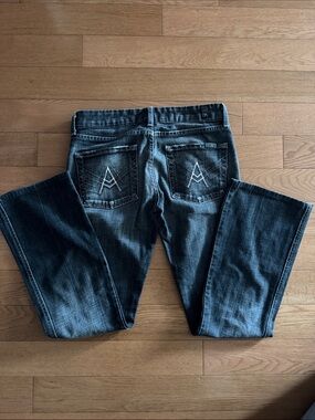 Vintage 7 for all mankind Dark Wash Jeans with Back Pocket Stitch Detail